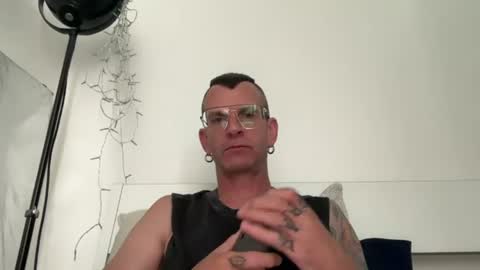 Snapshot of o_johnny_deep_o chatting on 17, 7, 2026 Jonathan Deep online show from 17, 7, 2026