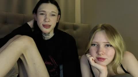 Snapshot of obsidian_kiss chatting on 28, 4, 2026 alisha online show from 28, 4, 2026