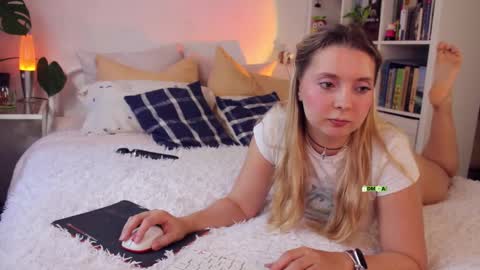 Snapshot of oceaneyesbb chatting on 11, 9, 2025 Ellen- online show from 11, 9, 2025