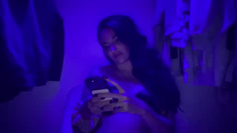 Snapshot of oceanxalara22_xo chatting on 2, 10, 2025 A L A R A online show from 2, 10, 2025