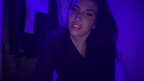 Snapshot of oceanxalara22_xo chatting on 29, 10, 2025 A L A R A online show from 29, 10, 2025