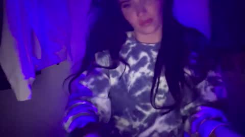 Snapshot of oceanxalara22_xo chatting on 6, 11, 2025 A L A R A online show from 6, 11, 2025