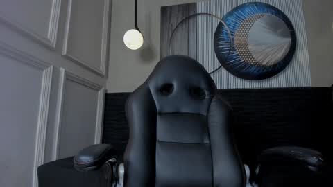 independent model online show from 7, 12, 2024