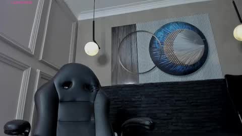 independent model online show from 25, 2, 2025