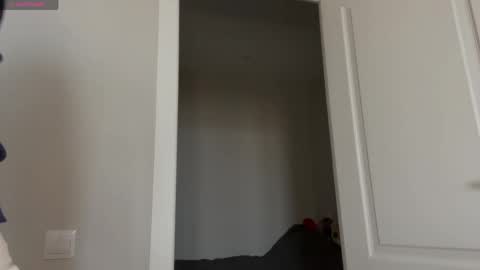 Thea online show from 5, 4, 2026