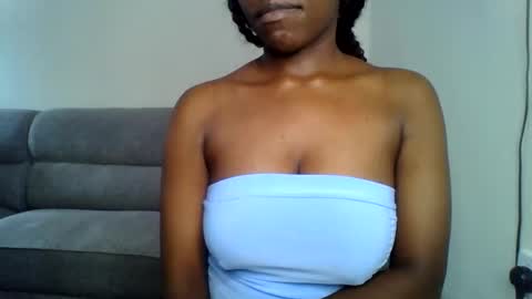 Snapshot of odrienna chatting on 31, 3, 2026 odrie online show from 31, 3, 2026