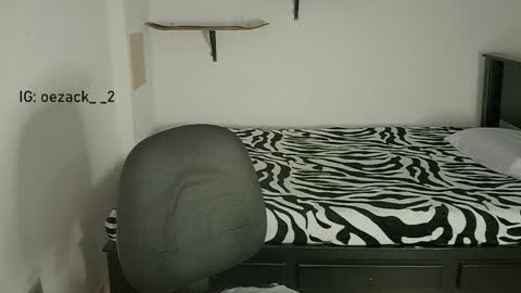 Snapshot of oezack__ chatting on 12, 4, 2026 Zack online show from 12, 4, 2026