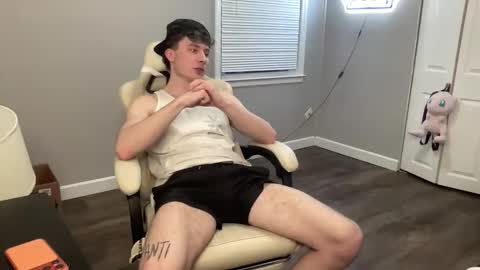 Snapshot of officialtommycash chatting on 15, 4, 2026 Tommy Cash online show from 15, 4, 2026