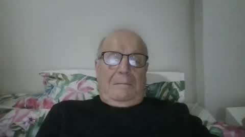 Snapshot of oggi95 chatting on 29, 12, 2024 oggi95 online show from 29, 12, 2024