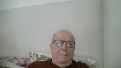 Snapshot of oggi95 chatting on 30, 12, 2024 oggi95 online show from 30, 12, 2024