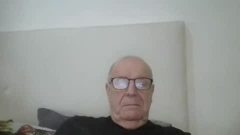 Snapshot of oggi95 chatting on 7, 2, 2025 oggi95 online show from 7, 2, 2025