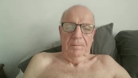 Snapshot of oggi95 chatting on 21, 9, 2025 oggi95 online show from 21, 9, 2025