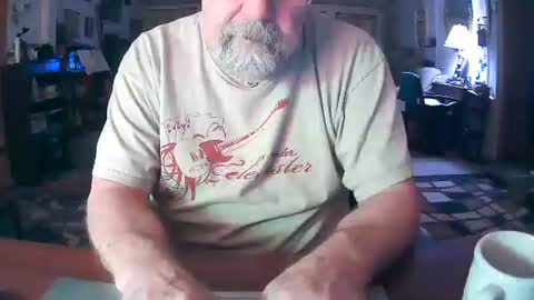 Snapshot of ogusbogus chatting on 17, 12, 2025 Maximus No Mo online show from 17, 12, 2025