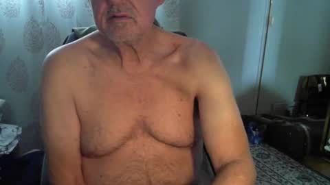 Snapshot of ohfukitsbob chatting on 15, 12, 2025 ohfukitsbob online show from 15, 12, 2025