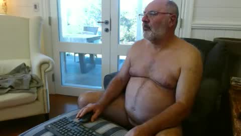 Snapshot of ohjonny55 chatting on 17, 4, 2026 Ohjonny online show from 17, 4, 2026