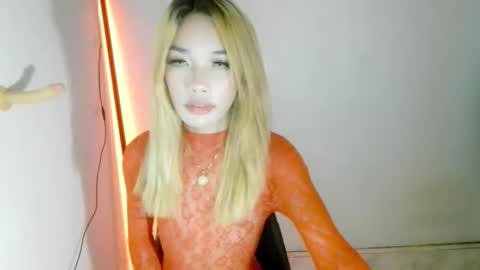 ohmyalessandraxcx online show from 19, 9, 2025