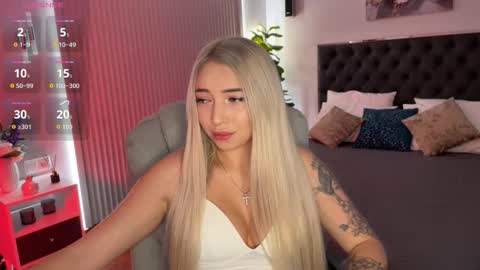 Snapshot of ohmyemma chatting on 22, 9, 2025 Emma online show from 22, 9, 2025