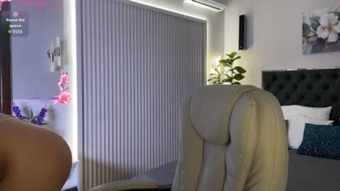 Snapshot of ohmyemma chatting on 1, 10, 2025 Emma online show from 1, 10, 2025