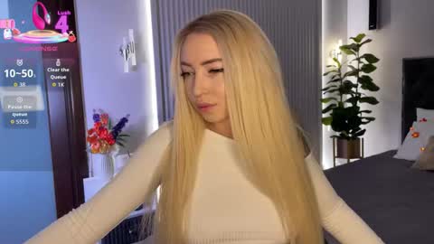 Snapshot of ohmyemma chatting on 15, 10, 2025 Emma online show from 15, 10, 2025