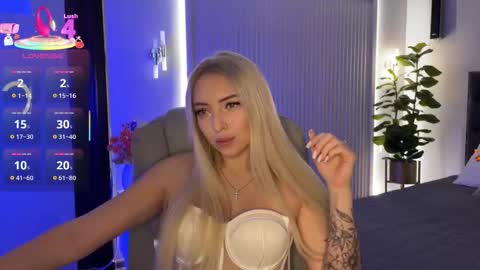 Snapshot of ohmyemma chatting on 20, 10, 2025 Emma online show from 20, 10, 2025