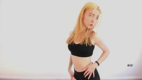 Snapshot of ohpeliadark chatting on 20, 3, 2026 Emi and Ohpi online show from 20, 3, 2026