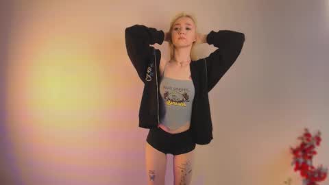 Snapshot of ohpeliadark chatting on 27, 3, 2026 Emi and Ohpi online show from 27, 3, 2026