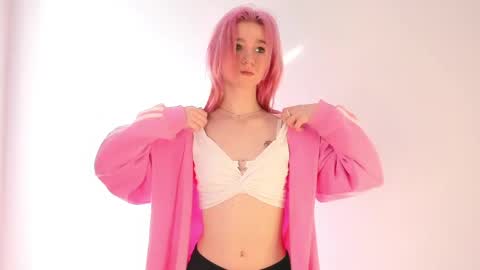 Snapshot of ohpeliadark chatting on 10, 4, 2026 Emi and Ohpi online show from 10, 4, 2026