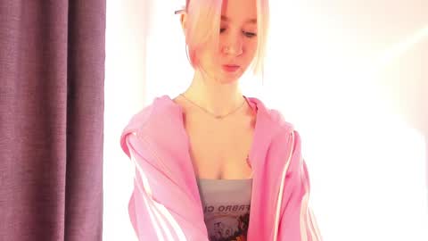 Snapshot of ohpeliadark chatting on 13, 4, 2026 Emi and Ohpi online show from 13, 4, 2026