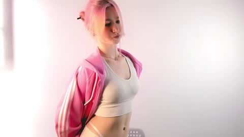 Snapshot of ohpeliadark chatting on 14, 4, 2026 Emi and Ohpi online show from 14, 4, 2026