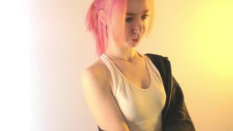 Snapshot of ohpeliadark chatting on 25, 4, 2026 Emi and Ohpi online show from 25, 4, 2026