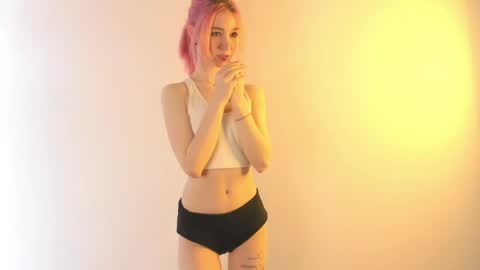 Snapshot of ohpeliadark chatting on 25, 4, 2026 Emi and Ohpi online show from 25, 4, 2026