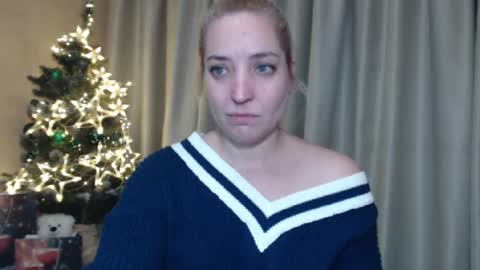 Snapshot of ohsweetmari chatting on 27, 12, 2024 Mari online show from 27, 12, 2024