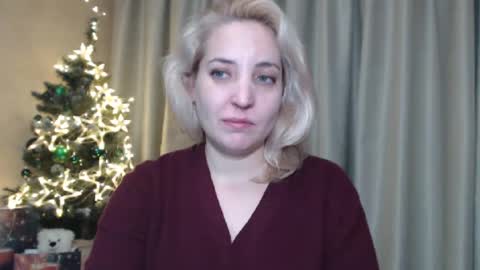 Snapshot of ohsweetmari chatting on 28, 12, 2024 Mari online show from 28, 12, 2024
