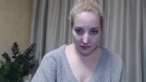 Snapshot of ohsweetmari chatting on 18, 1, 2025 Mari online show from 18, 1, 2025