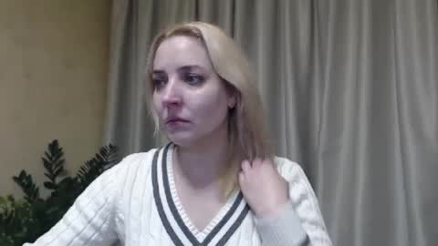 Snapshot of ohsweetmari chatting on 8, 2, 2025 Mari online show from 8, 2, 2025