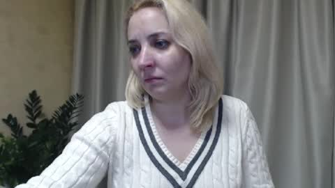 Snapshot of ohsweetmari chatting on 8, 2, 2025 Mari online show from 8, 2, 2025