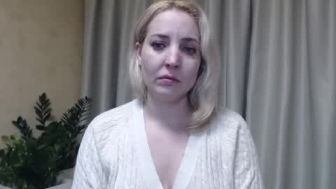 Snapshot of ohsweetmari chatting on 9, 2, 2025 Mari online show from 9, 2, 2025