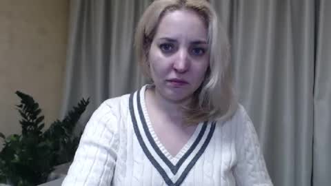 Snapshot of ohsweetmari chatting on 18, 2, 2025 Mari online show from 18, 2, 2025