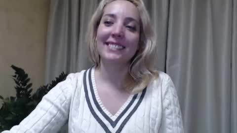 Snapshot of ohsweetmari chatting on 23, 2, 2025 Mari online show from 23, 2, 2025