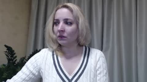Snapshot of ohsweetmari chatting on 2, 3, 2025 Mari online show from 2, 3, 2025