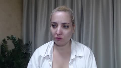 Snapshot of ohsweetmari chatting on 25, 9, 2025 Mari online show from 25, 9, 2025