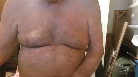 Snapshot of oily27 chatting on 5, 3, 2026 William online show from 5, 3, 2026