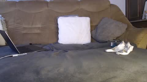 okayletschill online show from 8, 2, 2025