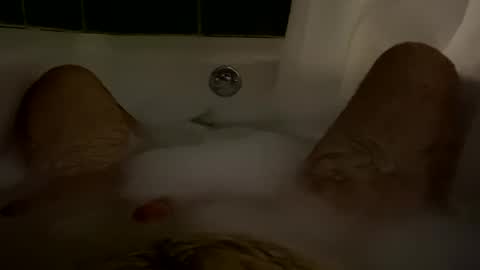 Snapshot of oldbones2 chatting on 11, 1, 2025 oldbones2 online show from 11, 1, 2025