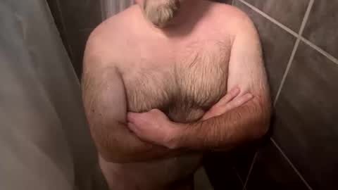 Snapshot of oldbones2 chatting on 13, 10, 2025 oldbones2 online show from 13, 10, 2025