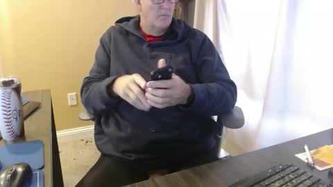 Snapshot of olderandwiser chatting on 22, 12, 2025 Older and Wiser online show from 22, 12, 2025