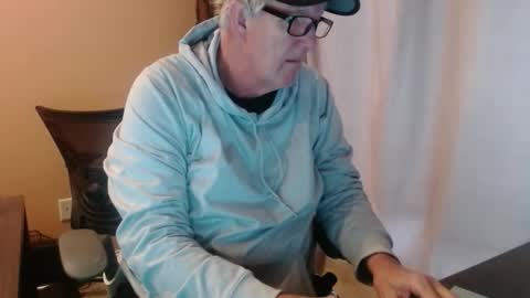 Snapshot of olderandwiser chatting on 4, 3, 2026 Older and Wiser online show from 4, 3, 2026