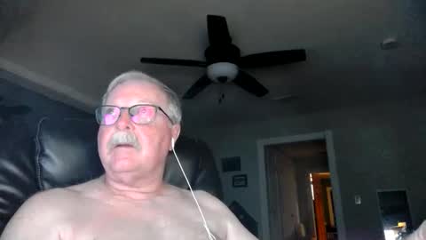 Snapshot of oldlakeguy chatting on 20, 2, 2025 OldLakeGuy online show from 20, 2, 2025