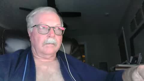 Snapshot of oldlakeguy chatting on 11, 3, 2025 OldLakeGuy online show from 11, 3, 2025