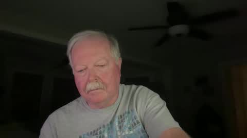Snapshot of oldlakeguy chatting on 26, 10, 2025 OldLakeGuy online show from 26, 10, 2025